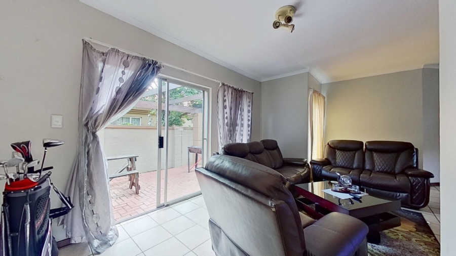 2 Bedroom Property for Sale in Heuwelsig Free State